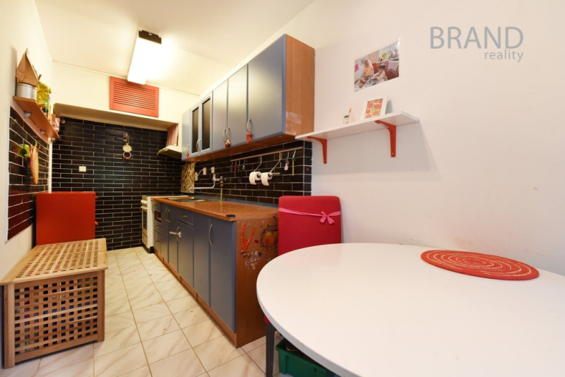 Prodej bytu 2+1, 58 m2, ul. Luhovská, Praha - Kobylisy.