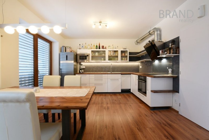 Prodej bytu 3+kk/balkon, 76 m2, ul. V Edenu - Mníšek pod Brdy.